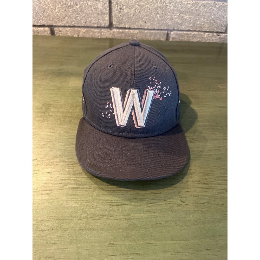 New Era 9Fifty Youth Adjustable Hat With W & Cherry Blossom Design